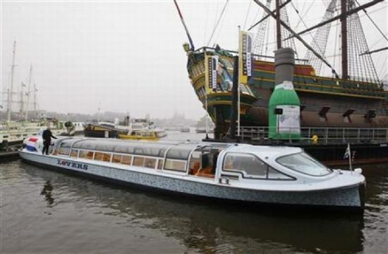 nemo-boat